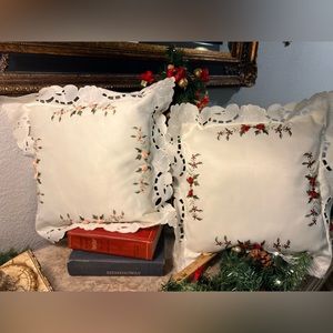 Vintage Set of 2 Applied Embroidery Flower Throw Pillow 12”x12”